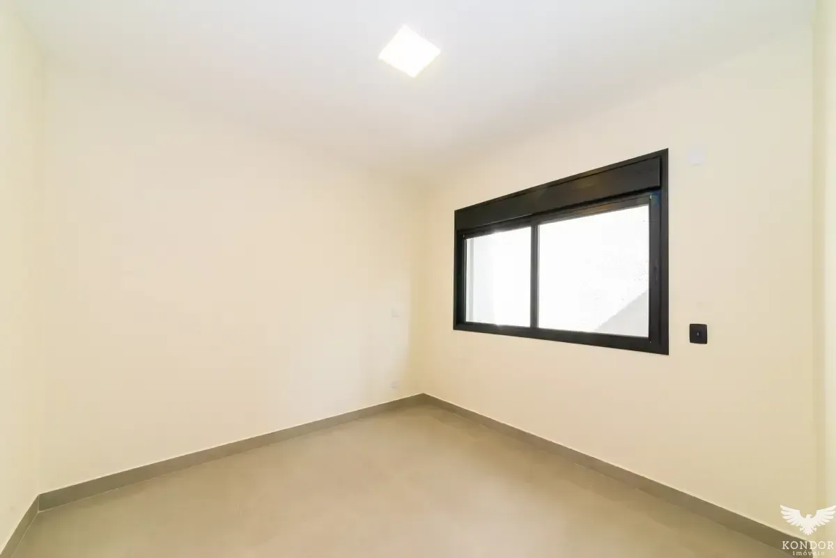 Two-story house with 230 m², 3 bedrooms and 4 baths — photo 8