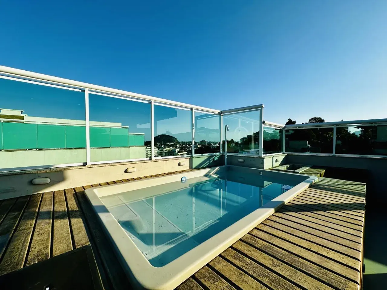 Furnished apartment, 198 m², with floor-to-ceiling windows — photo 30