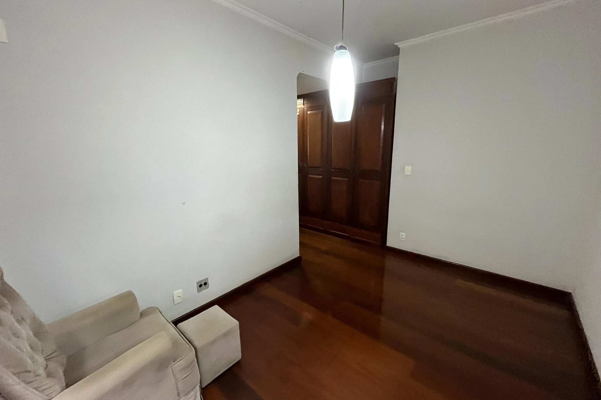 Будинок із 3 спальнями та дерев'яною підлогою або ламінатом — photo 30