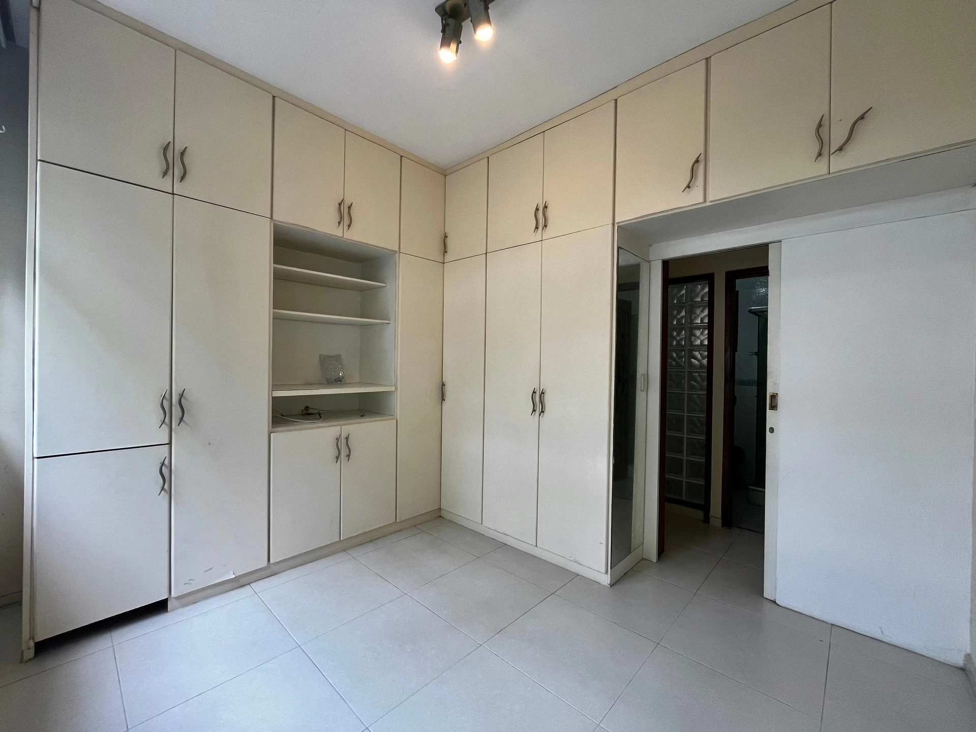 Home office in a 2-bedroom apartment, 78 m² — photo 3