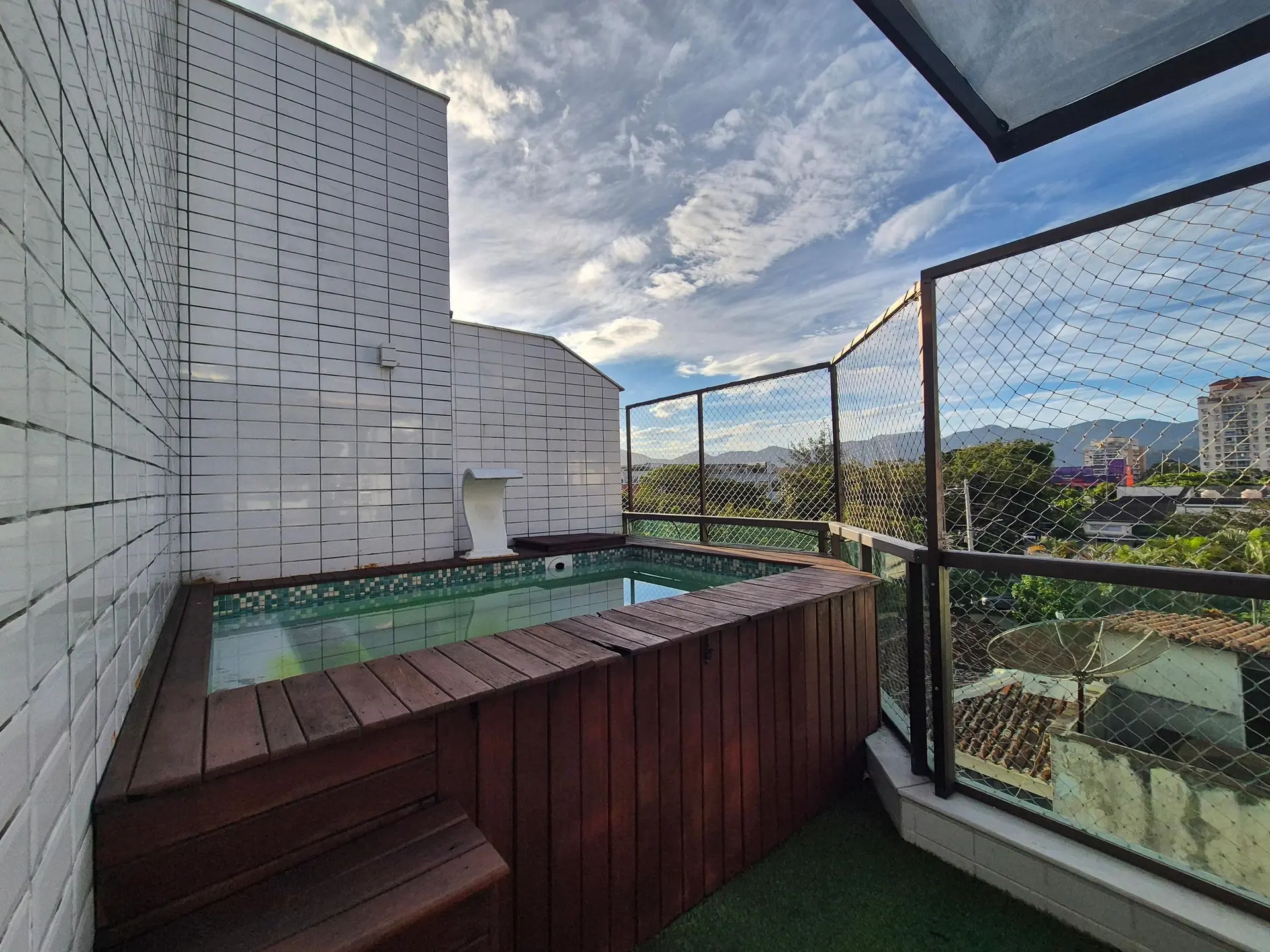 Apartamento de 2 quartos em condomínio com piscina — photo 16
