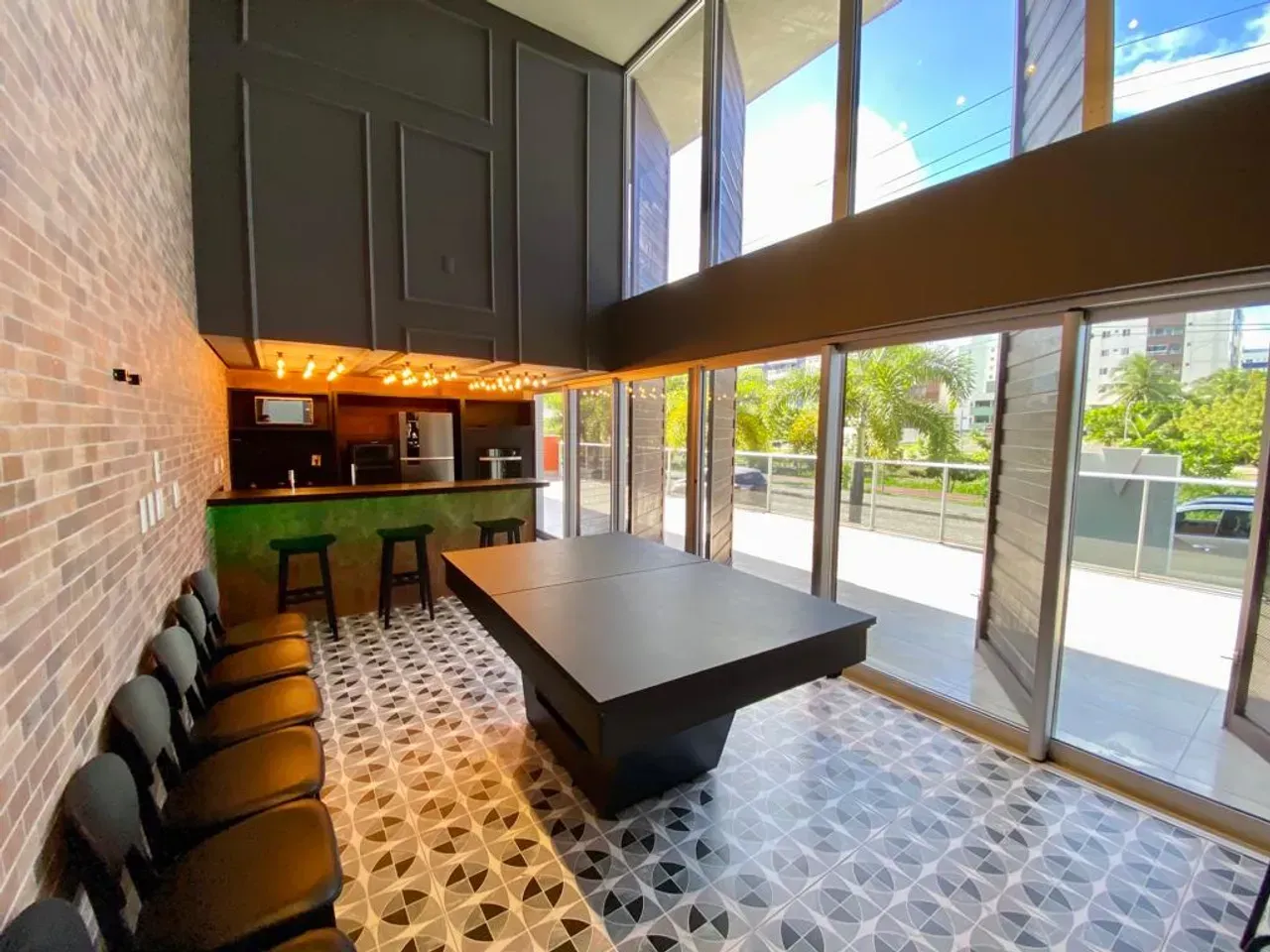 One-bedroom apartment with a water view — photo 23