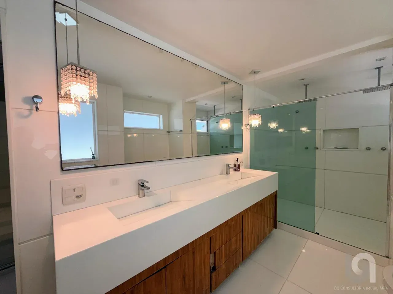 House with 4 bedrooms and 5 baths, 740 m² and 3 parking — photo 9