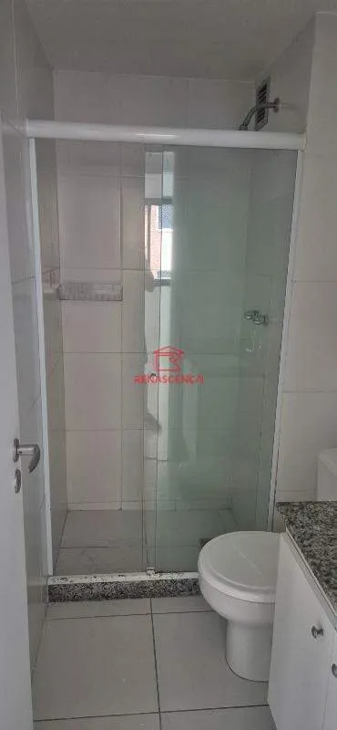 2-bedroom apartment in a building with a gym — photo 9