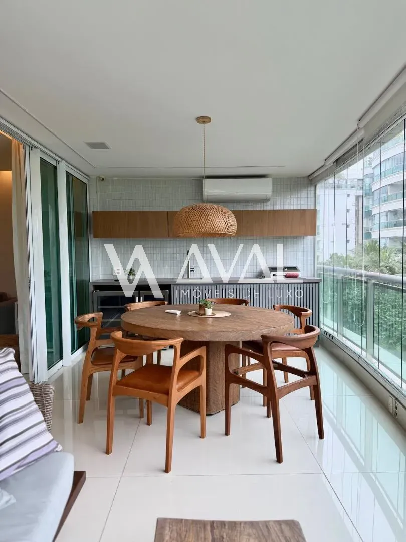 300 m² apartment with 4 suites and 3 parking spaces — photo 13