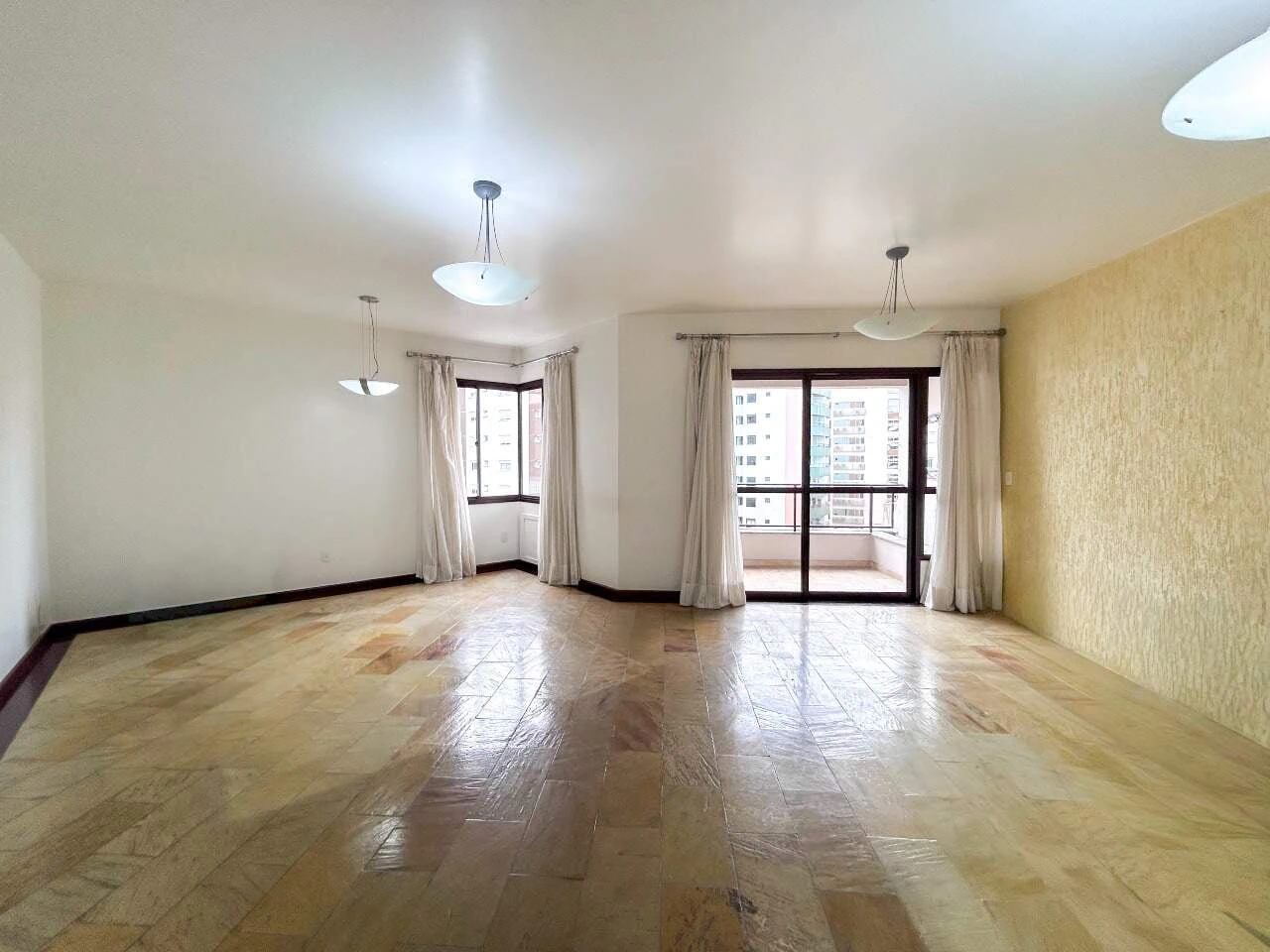 3-bedroom apartment with a home office
