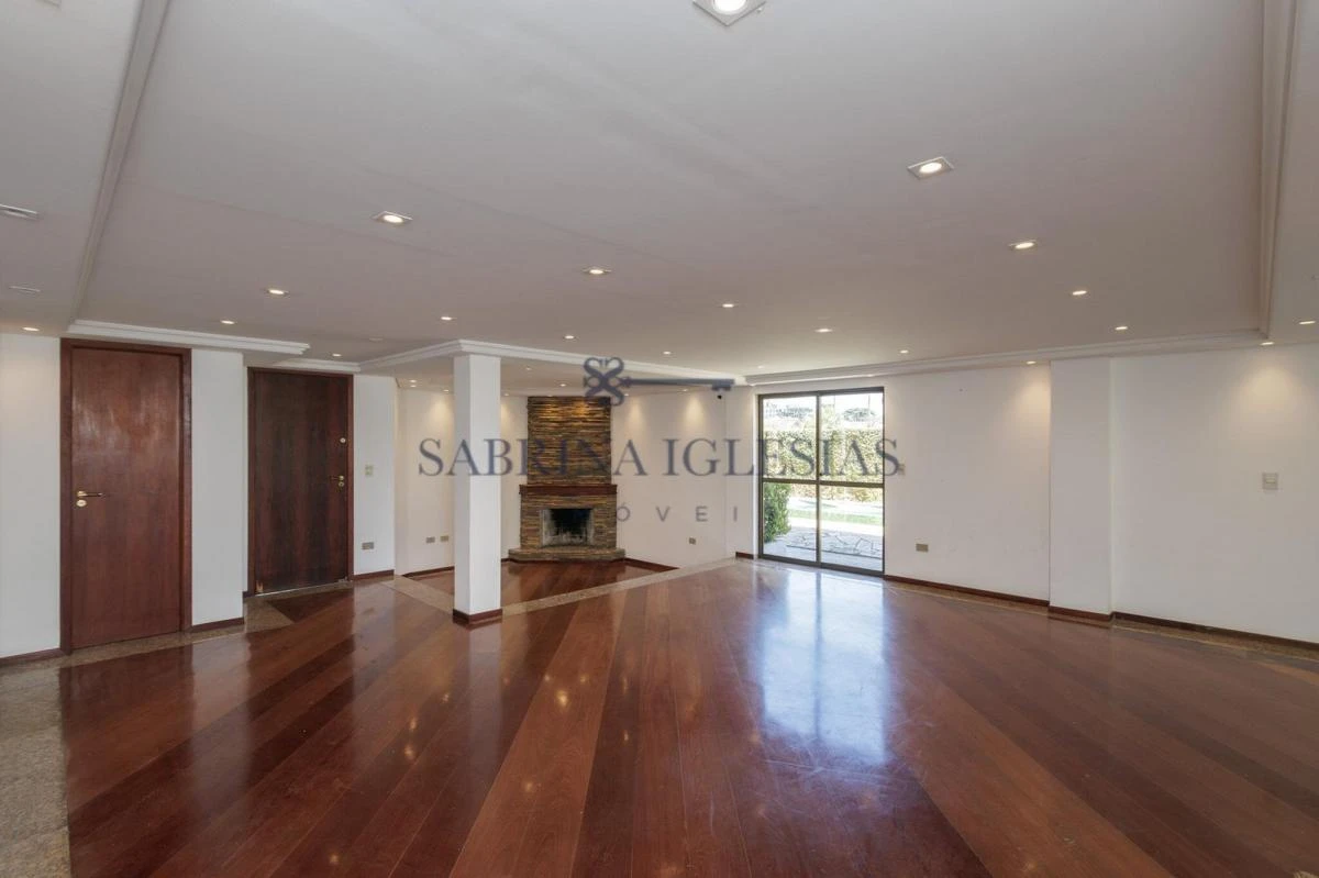 4-bedroom house with a grill on the balcony in Curitiba — photo 13