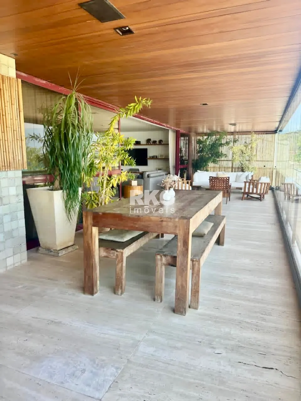 Apartamento mobiliado com 4 quartos e 4 banheiros — photo 11