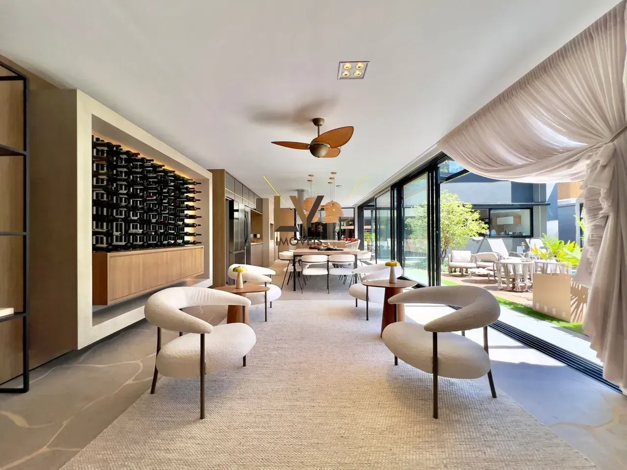 Furnished house with 800 m², 5 bedrooms and open-plan kitchen — photo 11