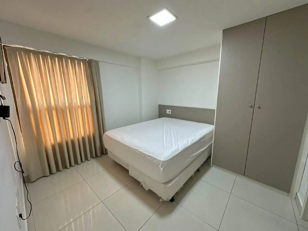 Furnished 1-bedroom apartment with open-plan kitchen — photo 6