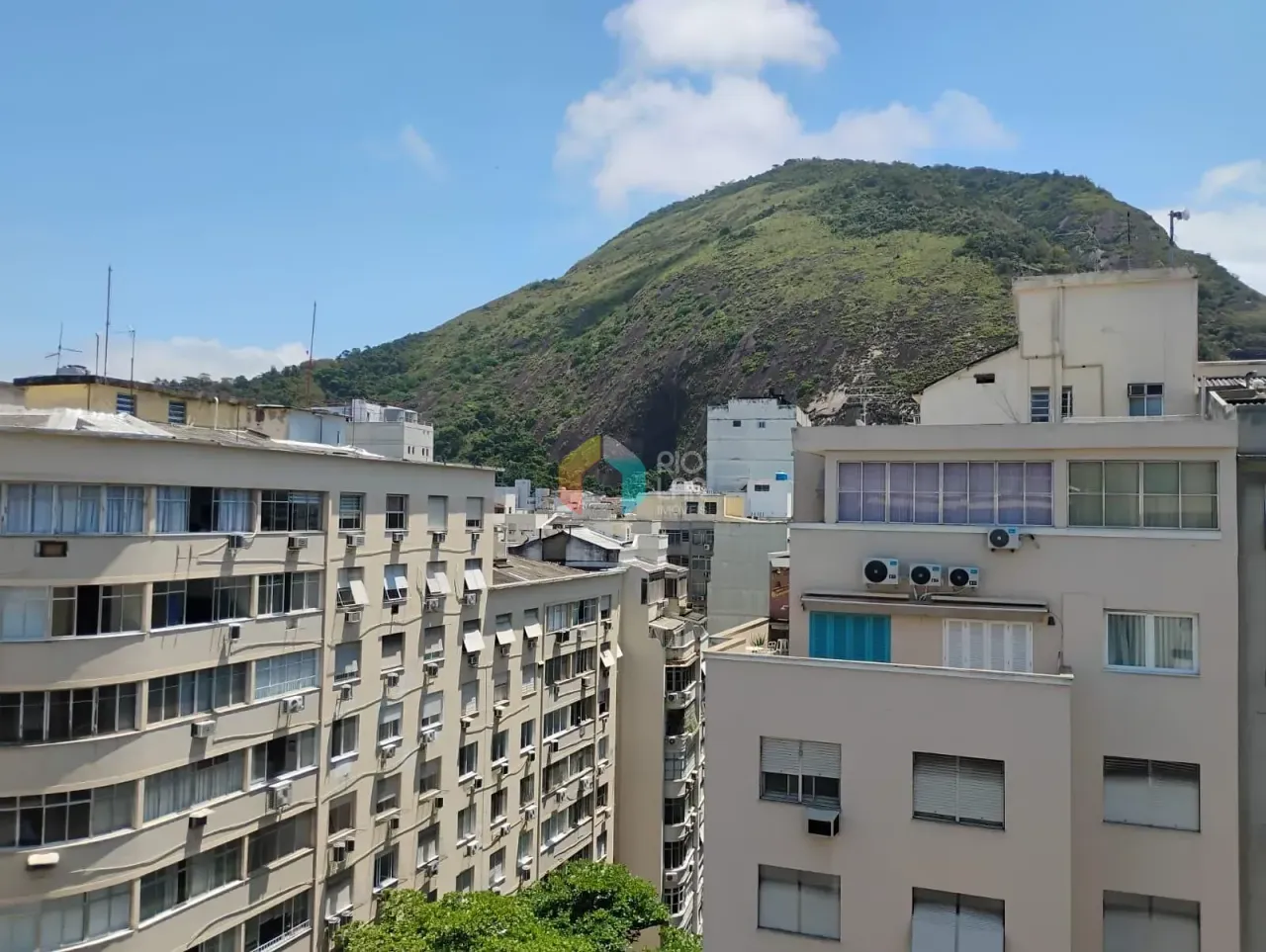 Furnished penthouse with 3 bedrooms and a balcony — photo 19