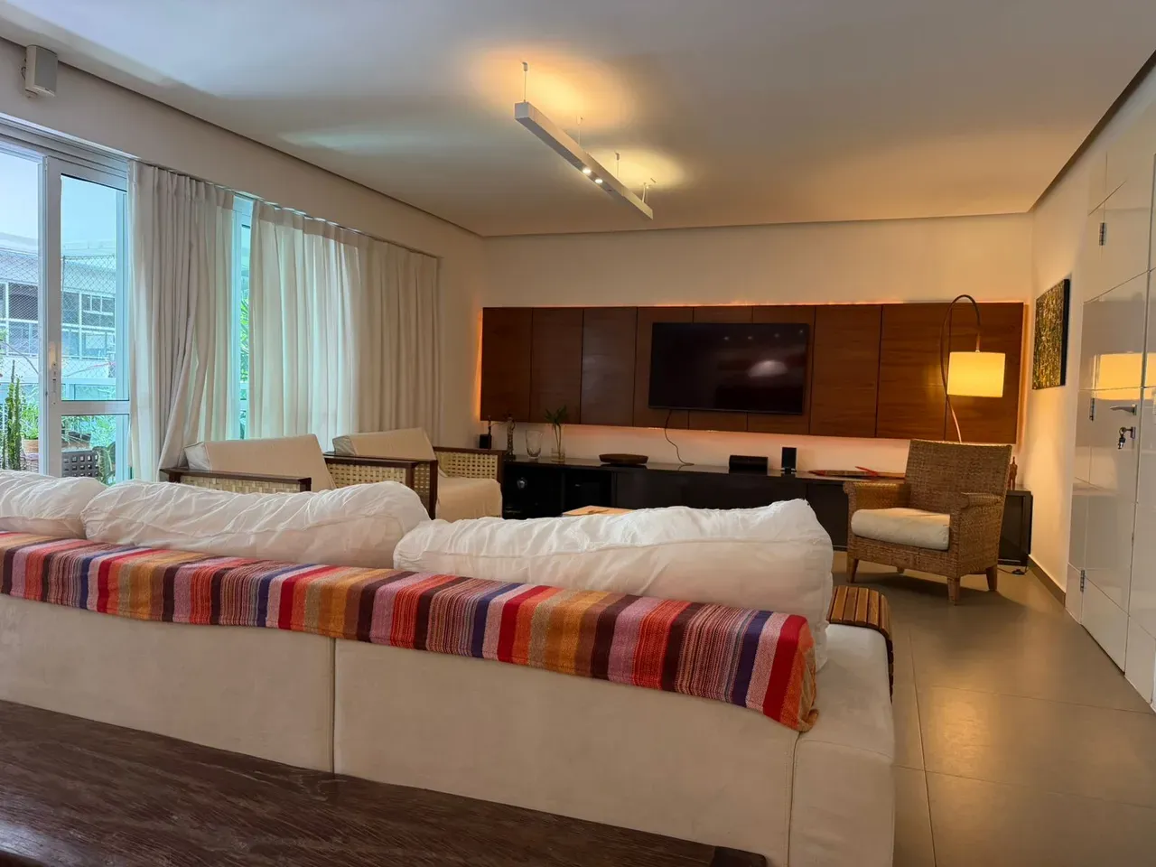 Apartamento com 3 quartos, 3 banheiros e varanda fechada — photo 22