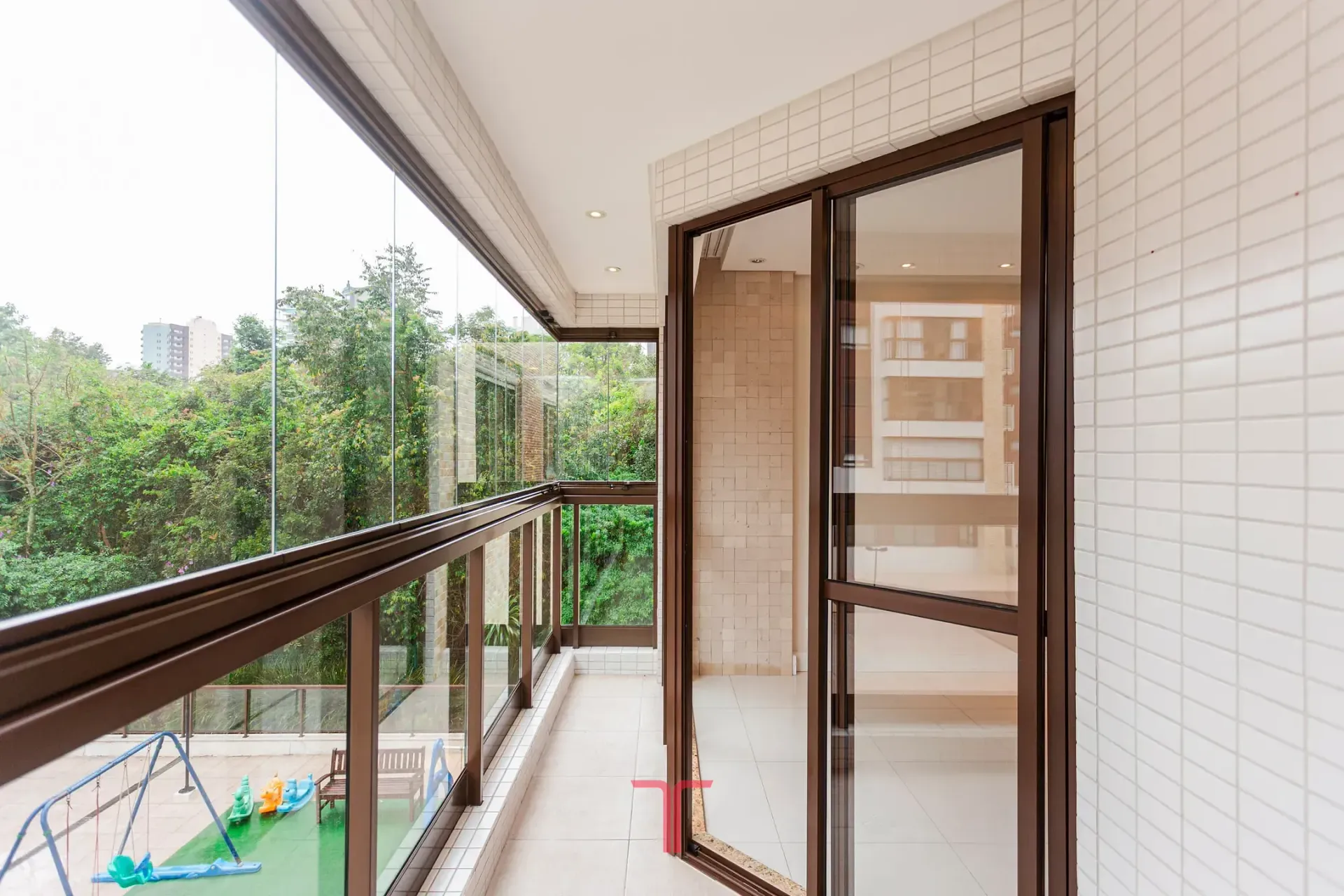 3-bedroom apartment in a building with a pool — photo 22