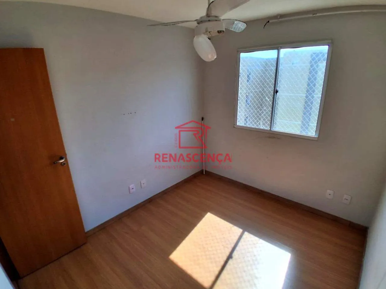 2-bedroom apartment with 1 bathroom and gas stove kitchen — photo 13
