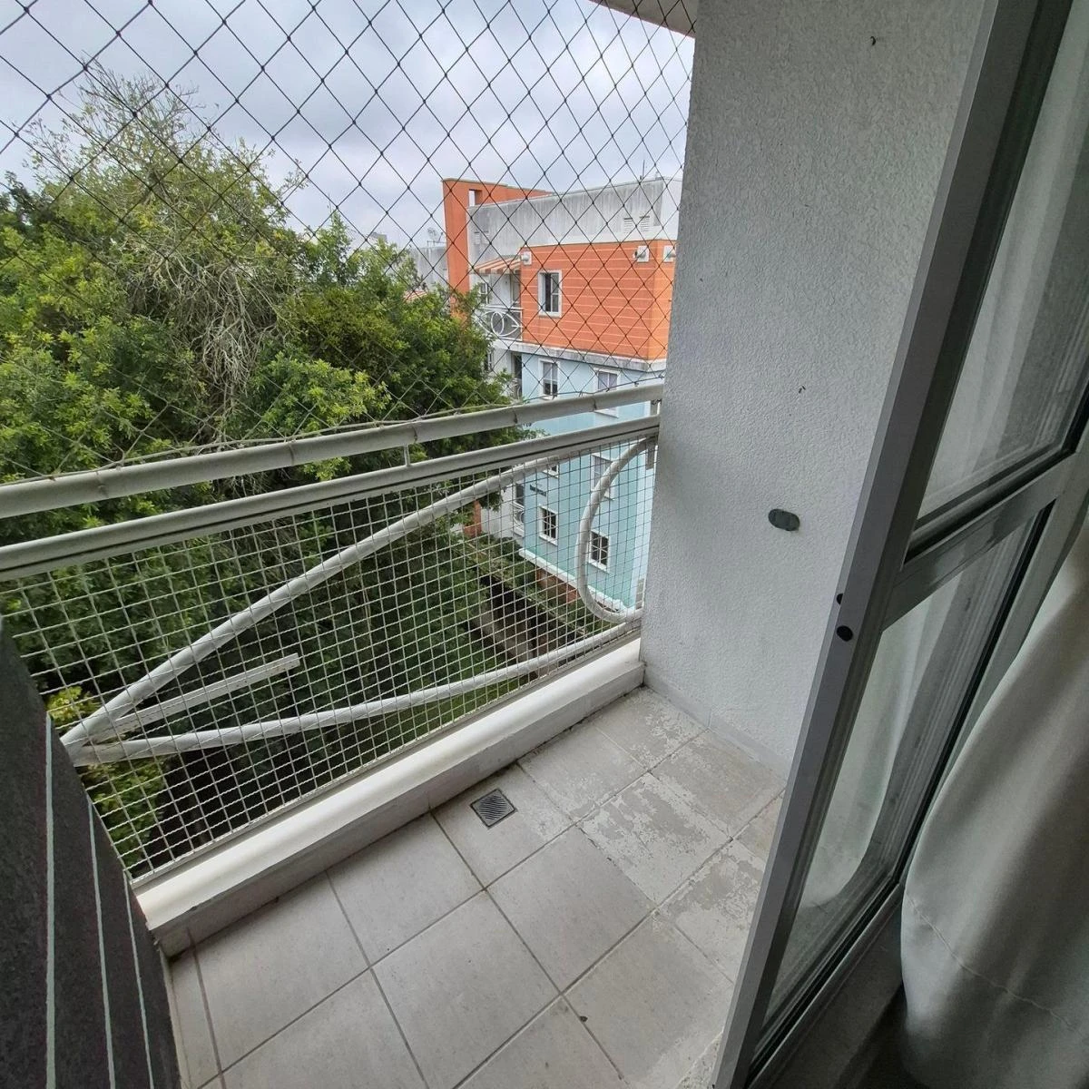 Furnished 3-bedroom apartment with covered parking — photo 11