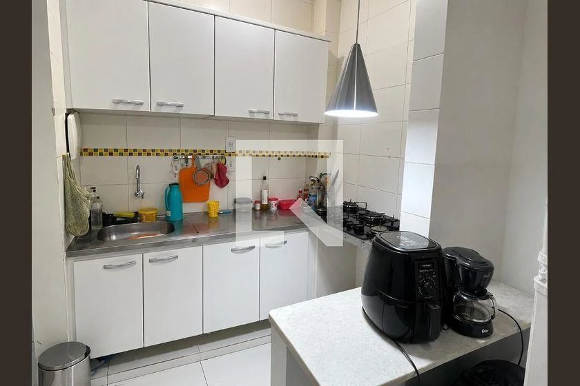 Apartamento mobiliado de 1 quarto com espaço de home office