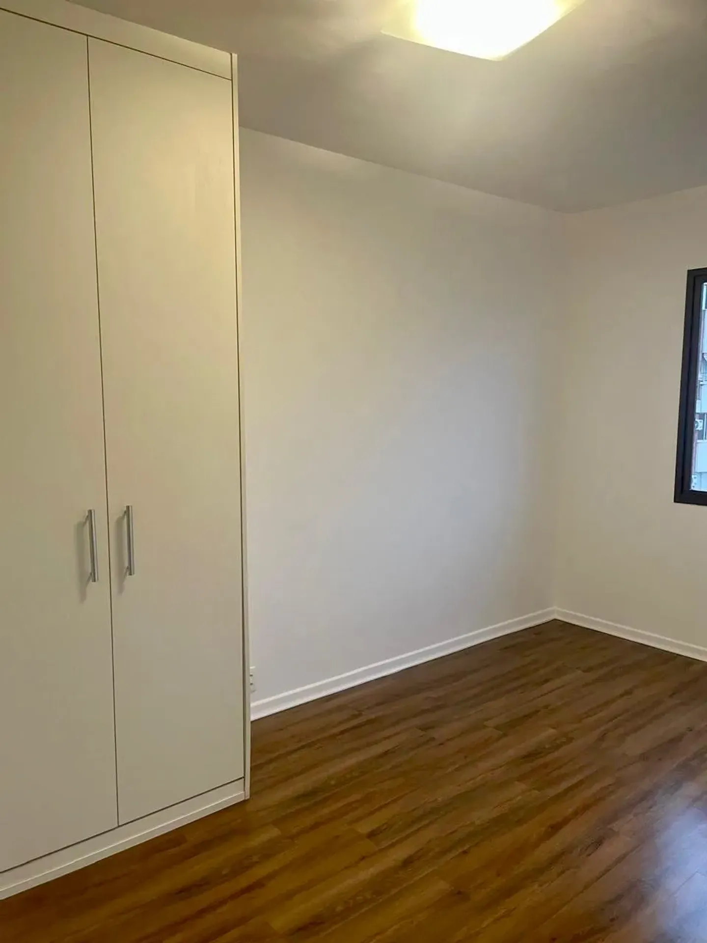 Apartment, 90 m², with wood or laminate floors — photo 4