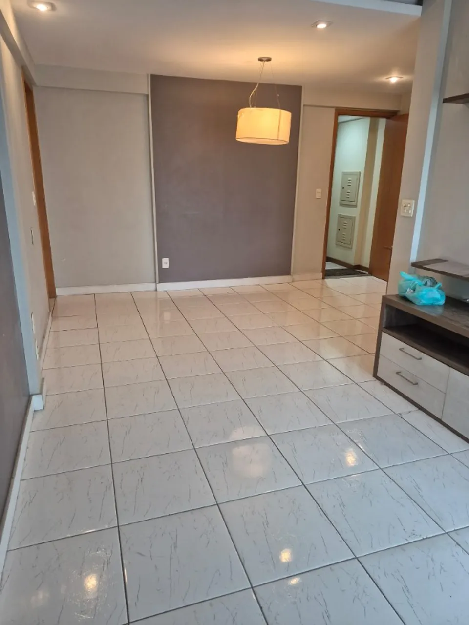 2-bedroom apartment in a building with a gym — photo 11