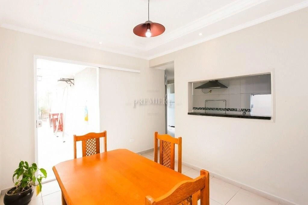 4-bedroom house with a walk-in closet in Curitiba — photo 18