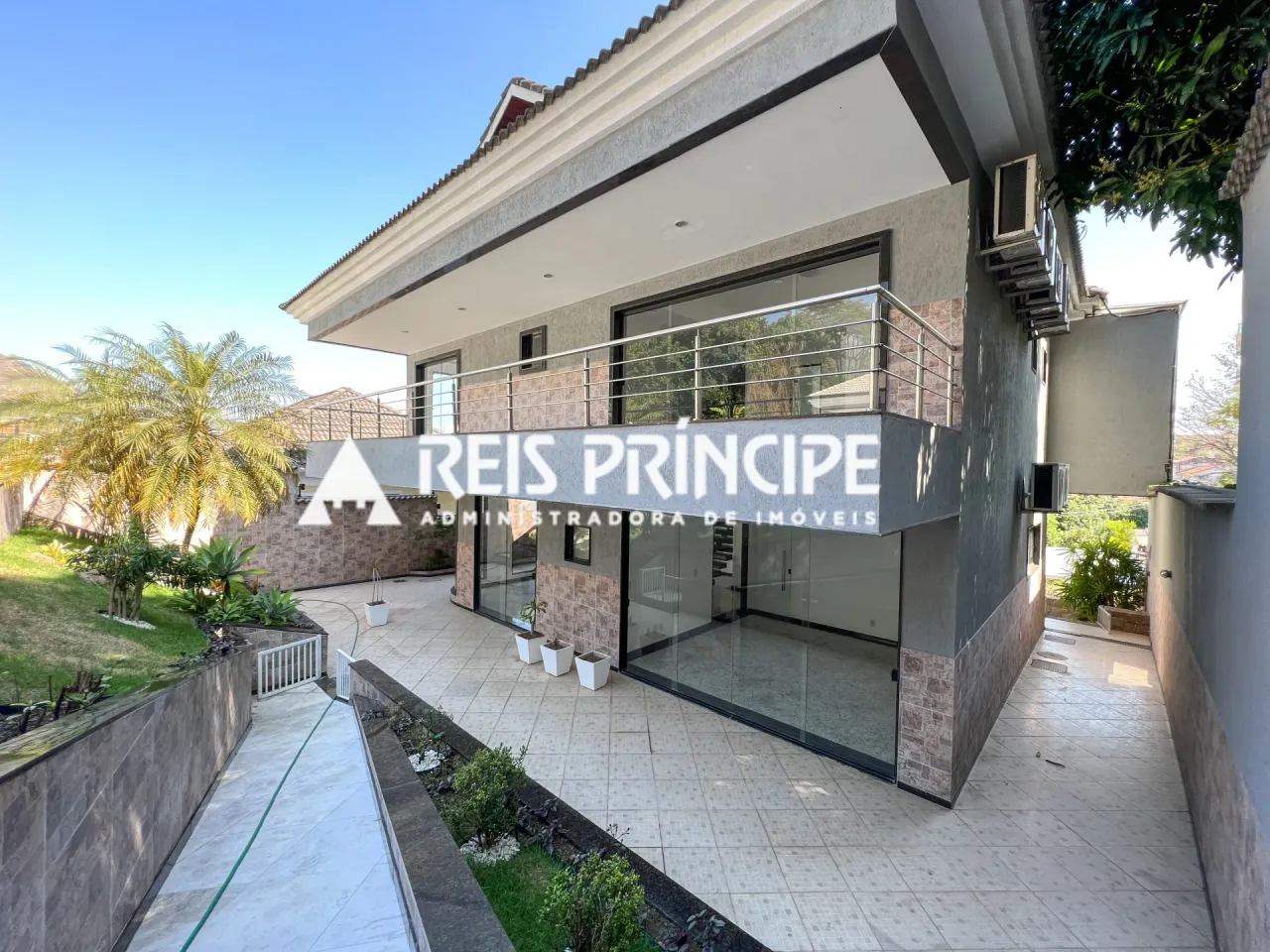 Casa duplex com 3 quartos e 5 banheiros e cozinha aberta — photo 2
