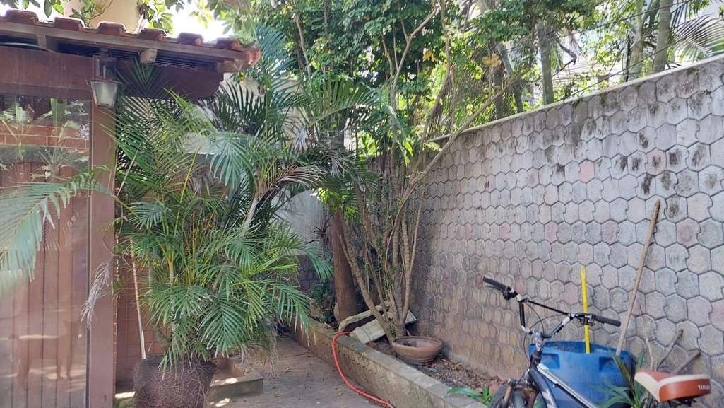House with 3 bedrooms and a private BBQ area — photo 20