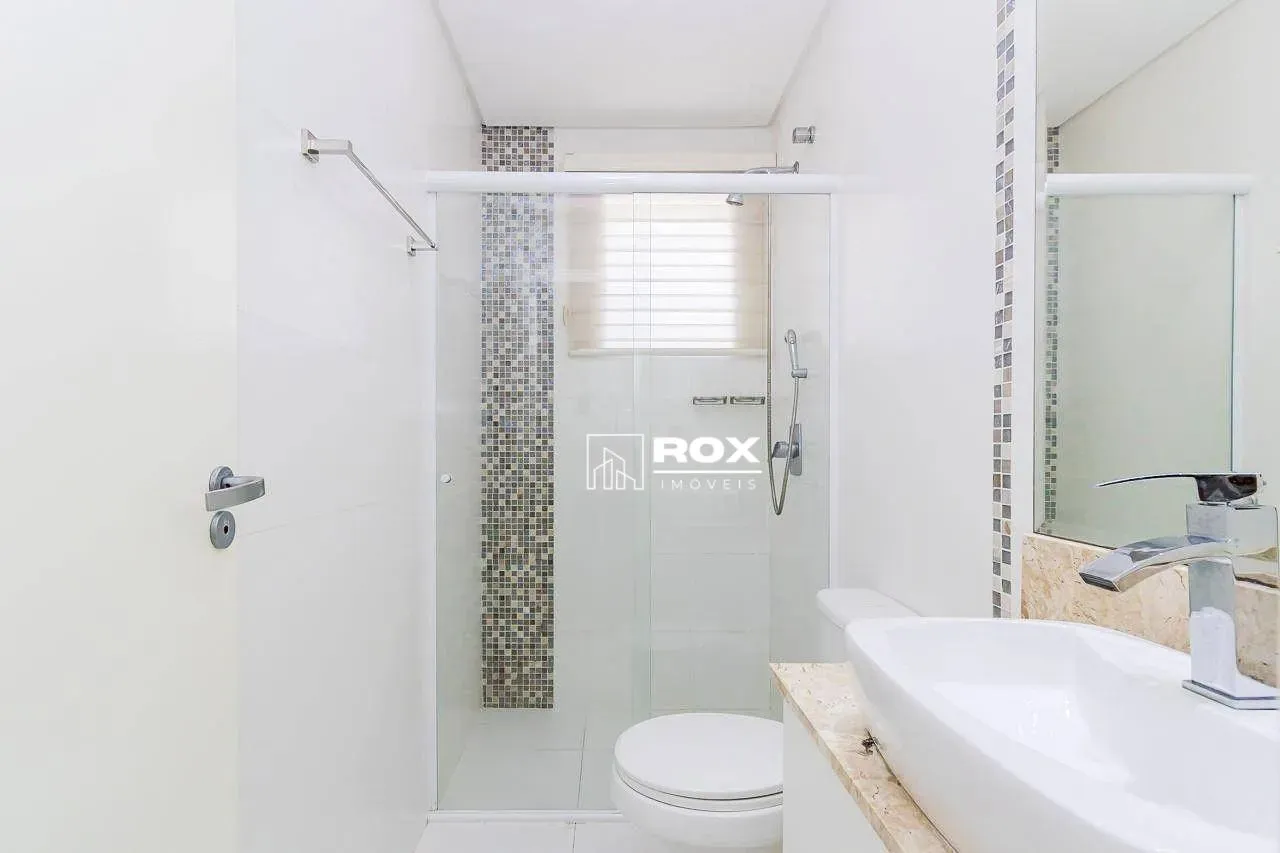 Furnished house with 4 en-suite bedrooms and 266 m² — photo 39