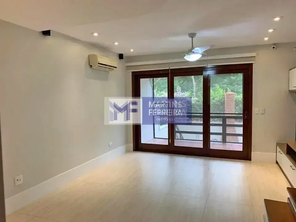 Furnished home with pool and shared BBQ area — photo 16