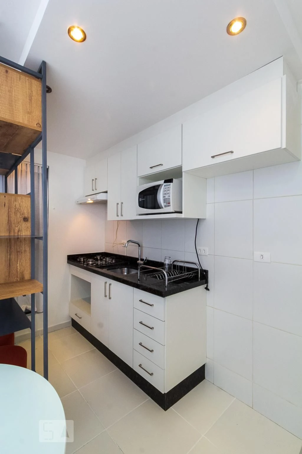 Apartamento mobiliado de 1 quarto com máquina de lavar — photo 2