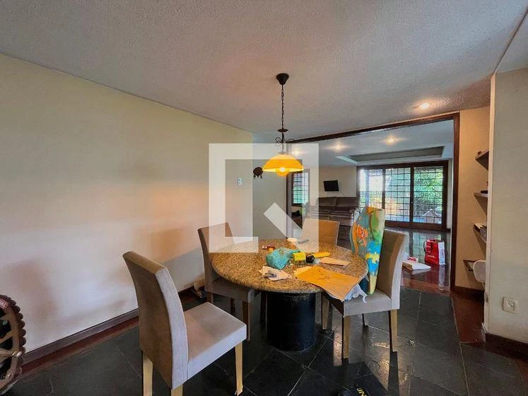 Furnished house, 350 m², with a glass-enclosed balcony — photo 11