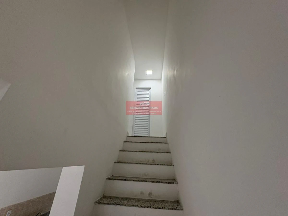 Casa duplex com 2 quartos e cozinha aberta com fogão — photo 12