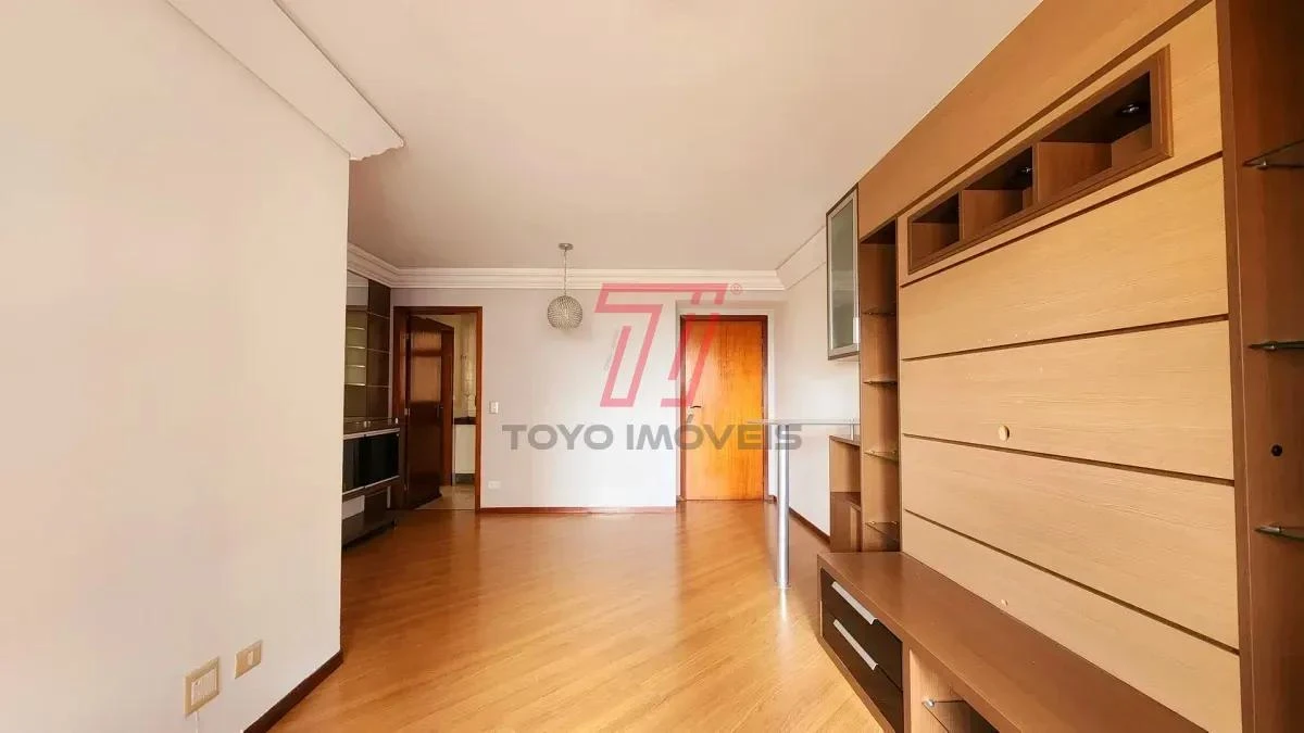 3-bedroom apartment with a bathtub in Curitiba — photo 33