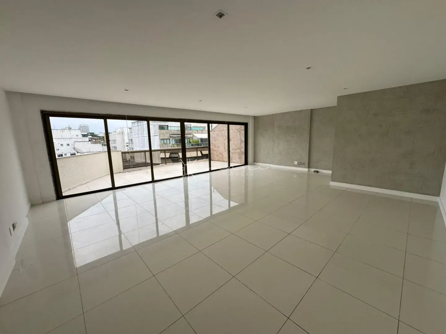 Apartamento com 4 quartos e 5 banheiros com terraço — photo 33