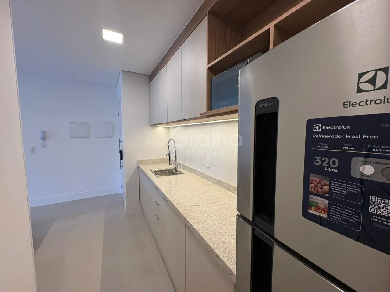 Furnished 2-bedroom 2-bath apartment with 71 m² and 1 parking — photo 23