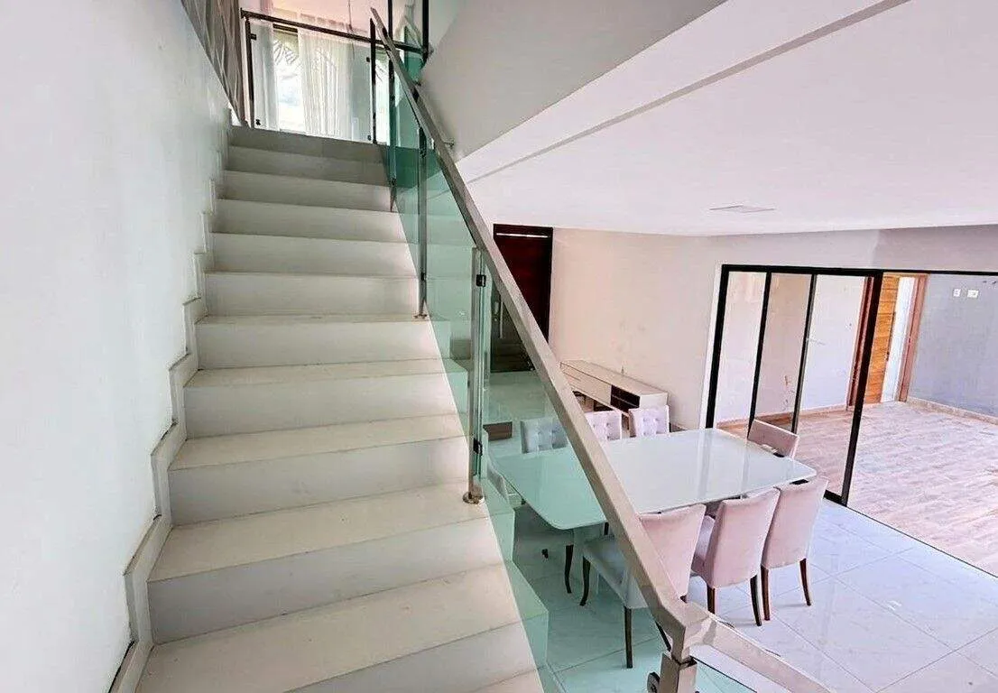 Furnished house with 4 en-suite bedrooms and 481 m² — photo 23