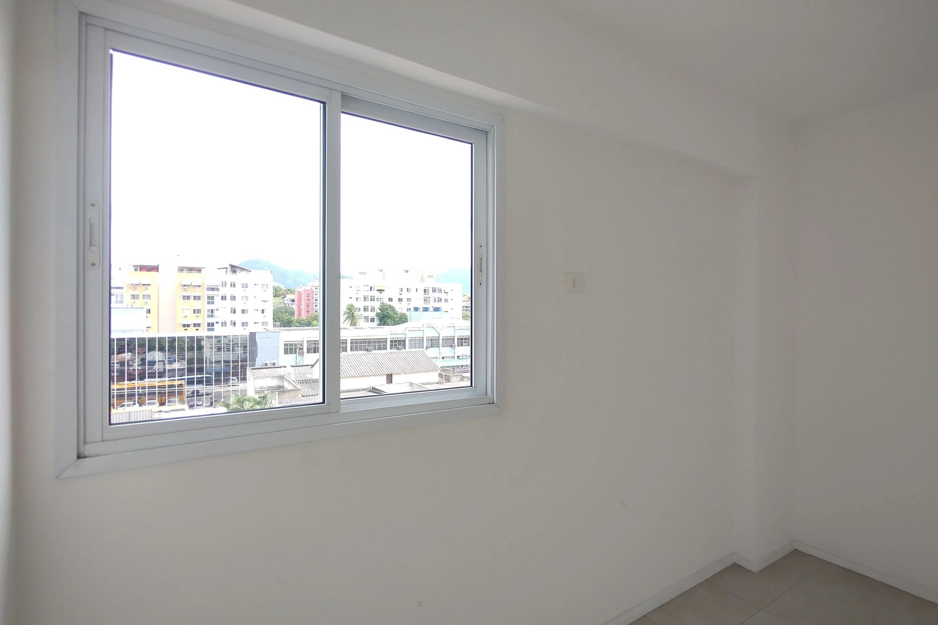 Apartamento sem mobília com 2 quartos e varanda — photo 42