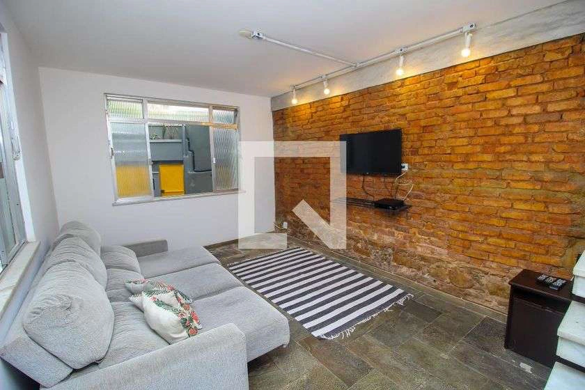 300 m² house with 4 bedrooms and a gas stove