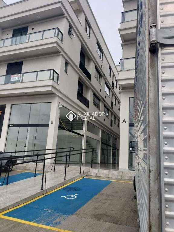 Apartamento de 2 dormitorios con cocina abierta y fogón a gas — photo 4