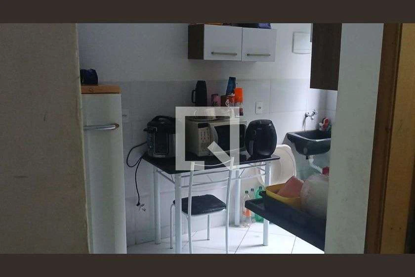 Apartamento de 2 quartos com cozinha fechada e 45 m² — photo 2