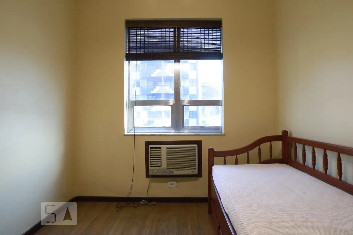 2-bedroom apartment with a mountain view — photo 4