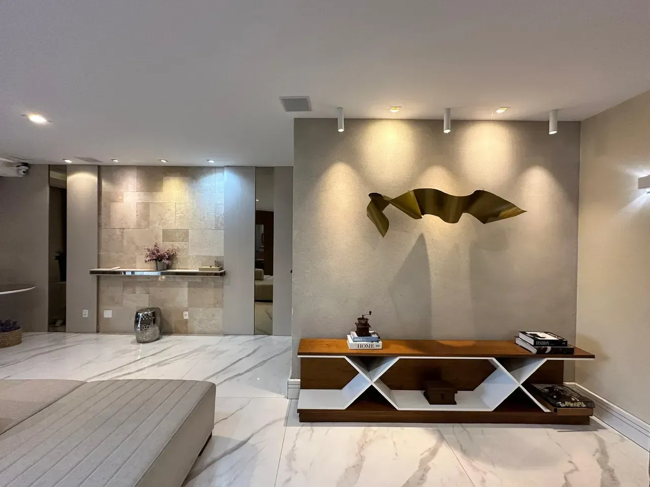 Furnished 250 m² apartment with 4 bedrooms and 5 bathrooms — photo 22
