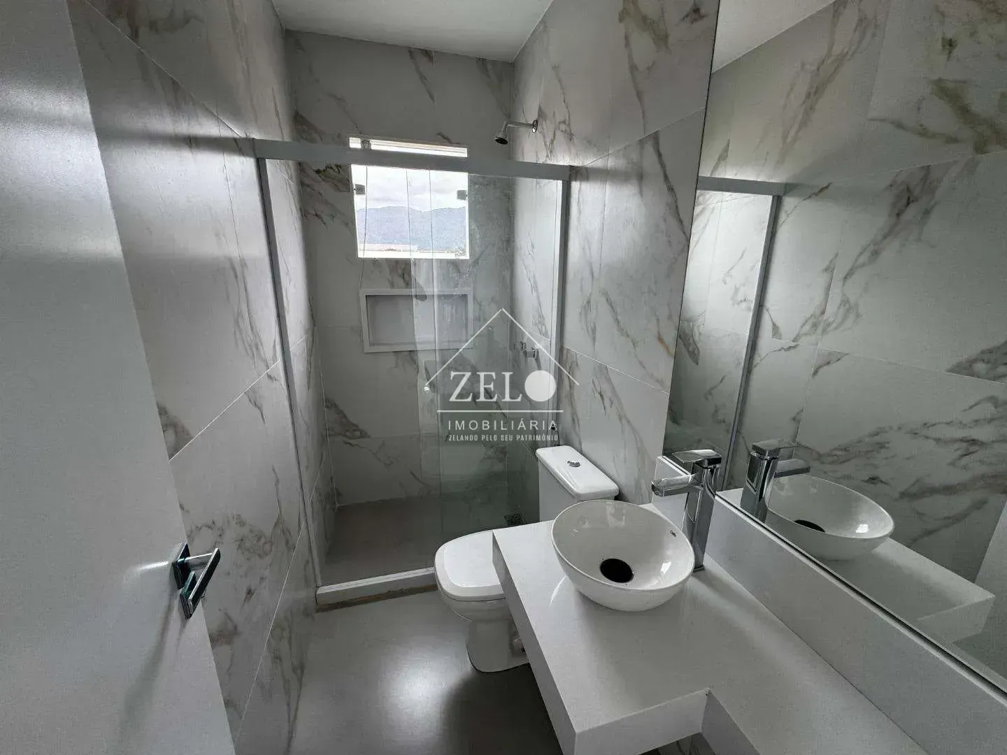 Casa com 4 quartos e 4 banheiros, cozinha integrada — photo 25