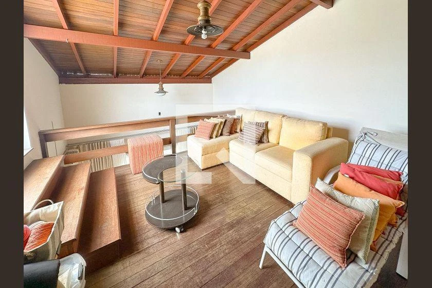 Furnished house, 250 m², with a bathtub — photo 34
