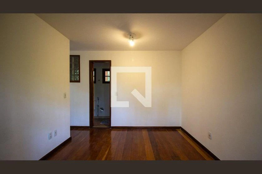 Casa com 4 quartos e churrasqueira na varanda — photo 29