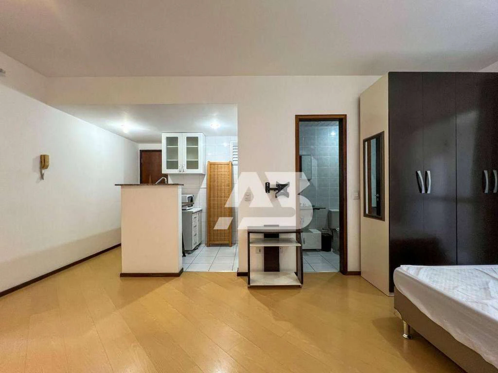Furnished 1-bedroom apartment with a balcony — photo 2
