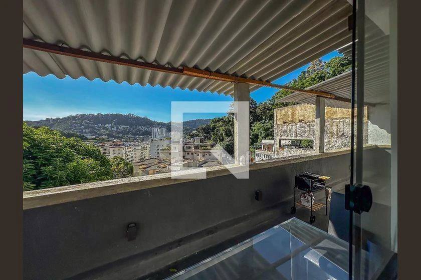Casa mobiliada, 90 m², com janelas do piso ao teto — photo 37