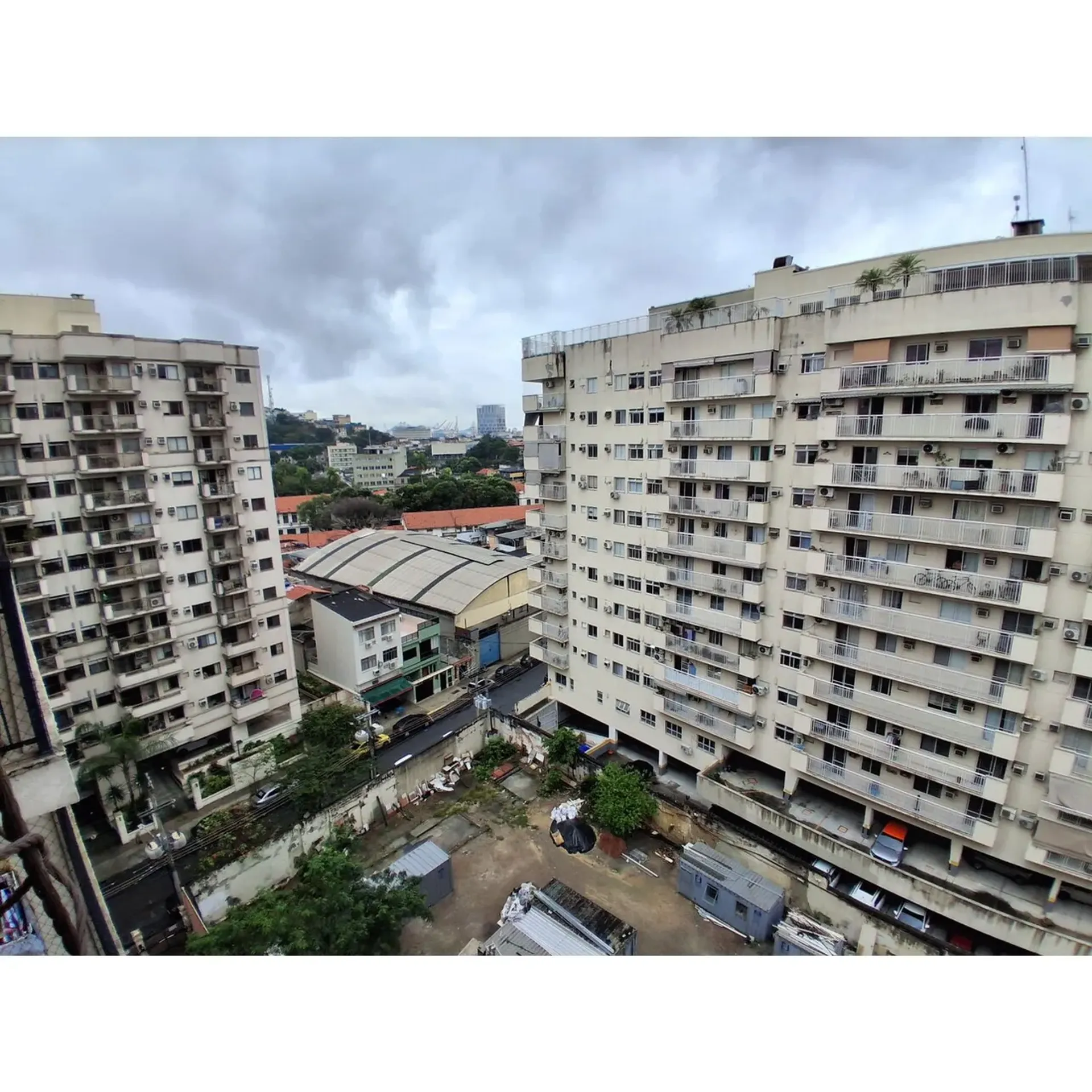 Квартира 73 м² з 2 спальнями та 9 поверхом, балкон — photo 36