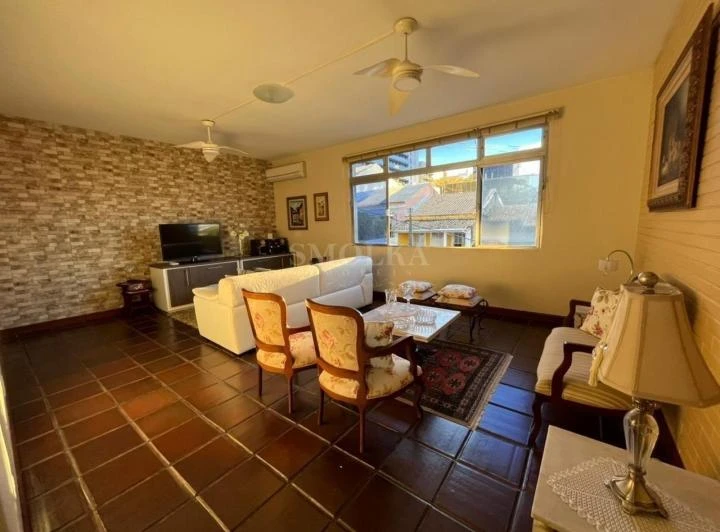 Spacious 320 m² apartment with 8 bedrooms and 4 spots — photo 3