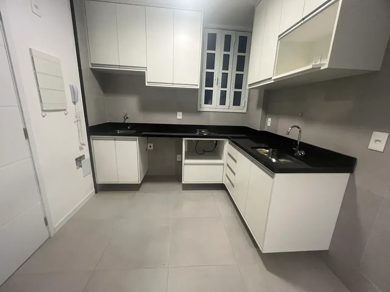 Furnished 1-bedroom apartment with separate gas kitchen — photo 2
