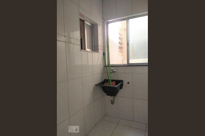 Невелика квартира з 2 спальнями 55 м² і окремою кухнею — photo 49