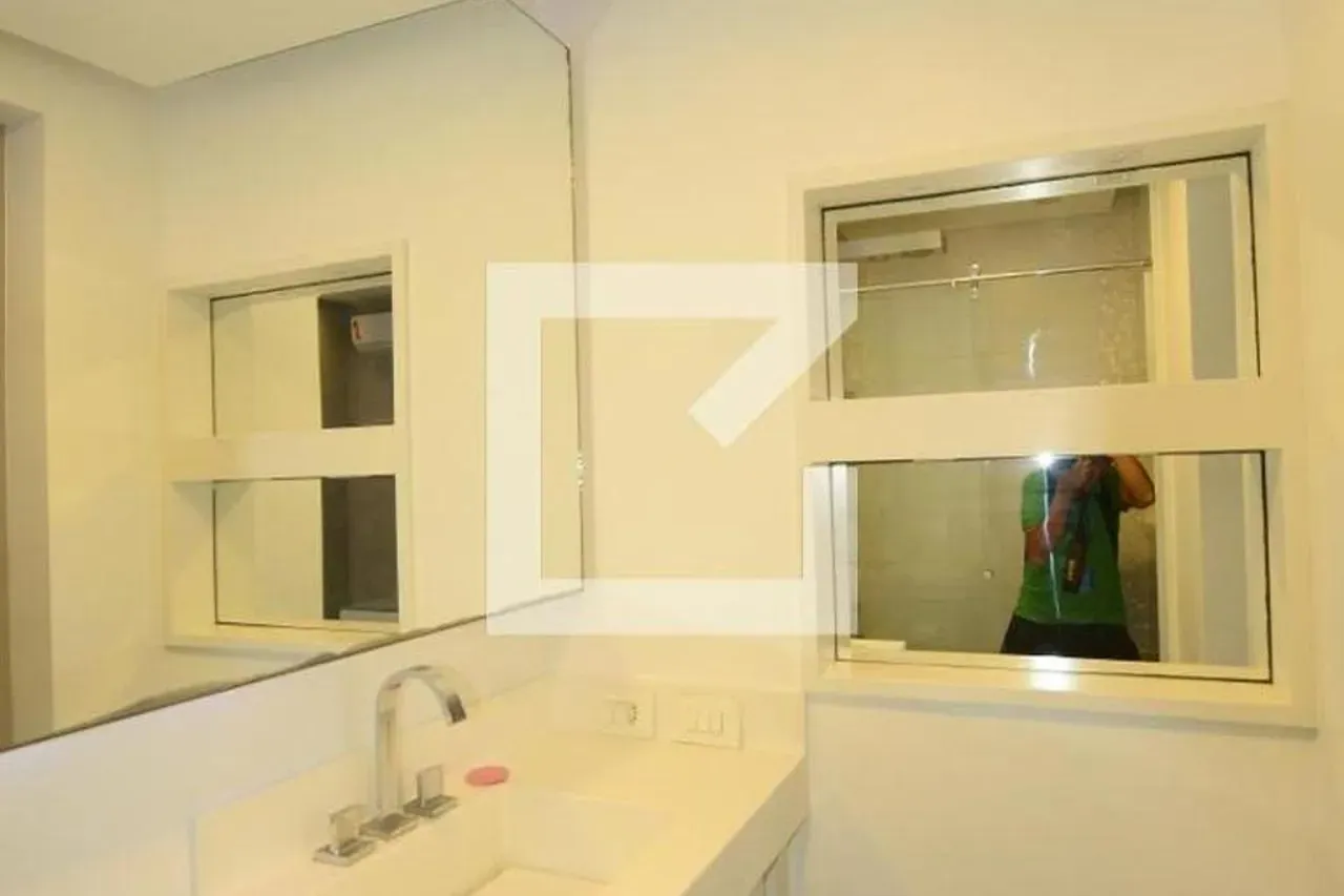 Apartment on the 13th floor with a grill on the balcony — photo 31